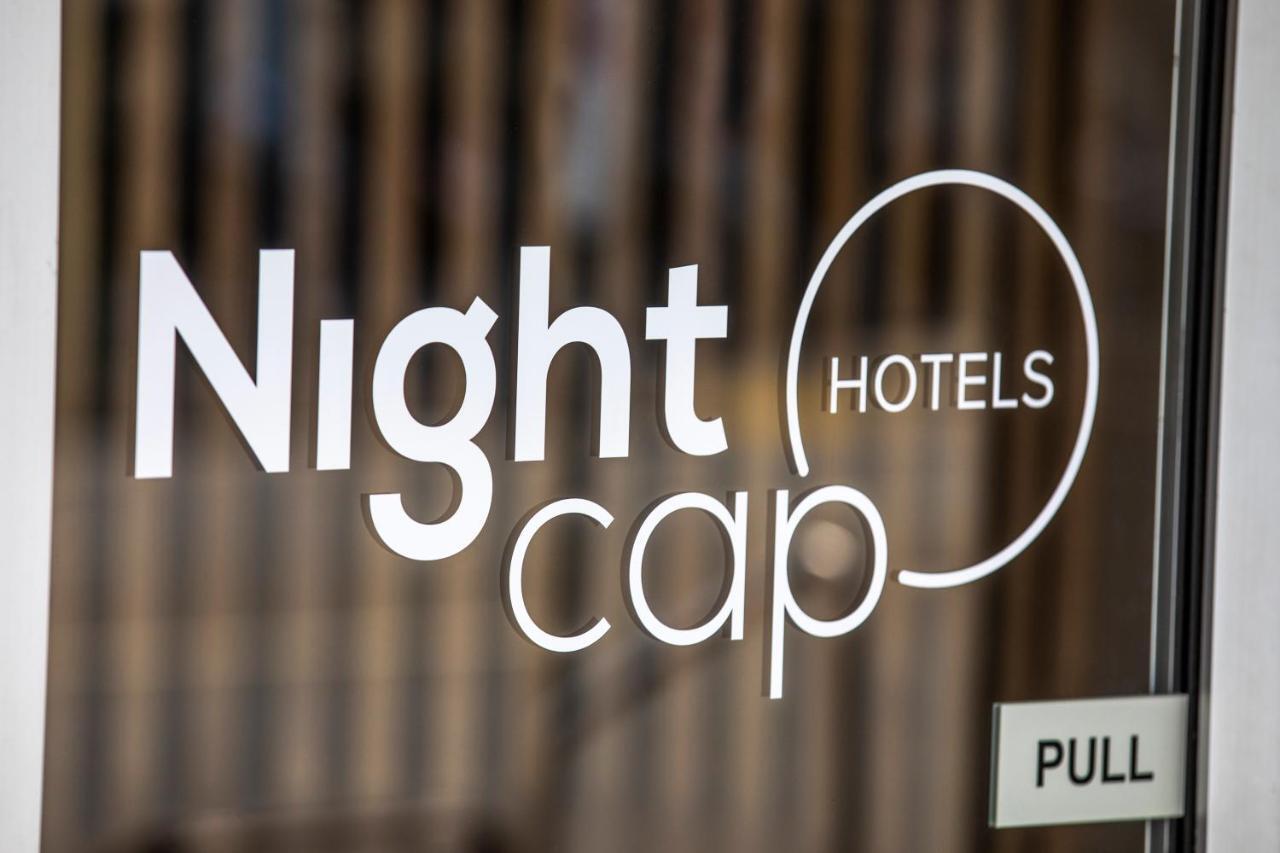 Nightcap At Carlyle Hotel Derwent Park Buitenkant foto